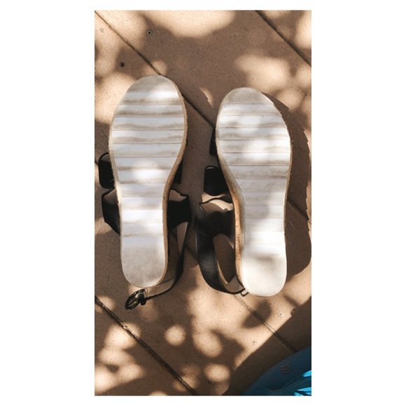 Platform Strappy Sandals - Picture 4 of 4